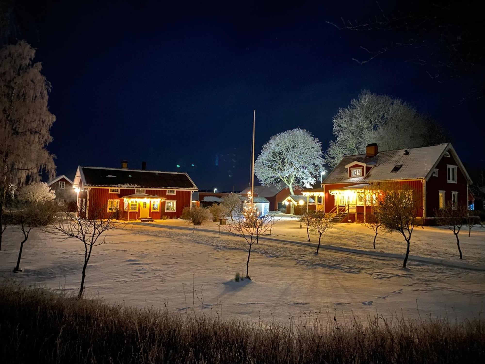 Aeventyrsgardens Vandrarhem, Kinnekulle Källby Esterno foto