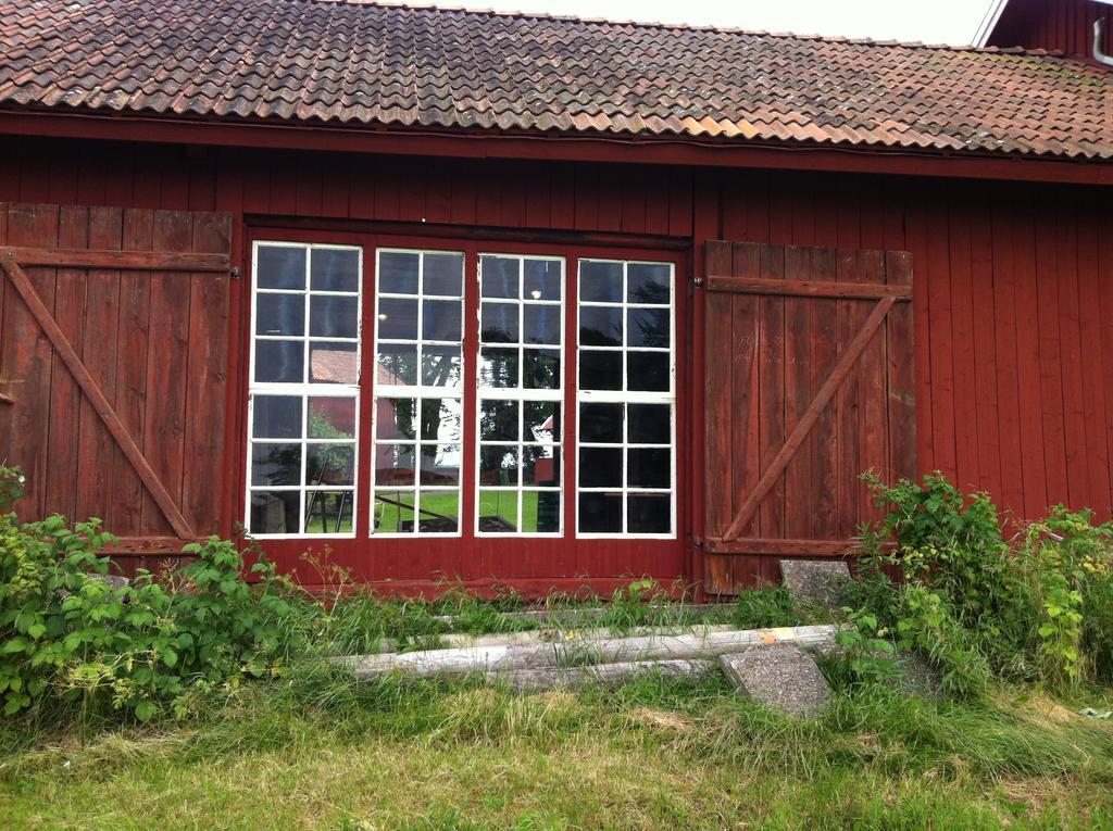 Aeventyrsgardens Vandrarhem, Kinnekulle Källby Esterno foto