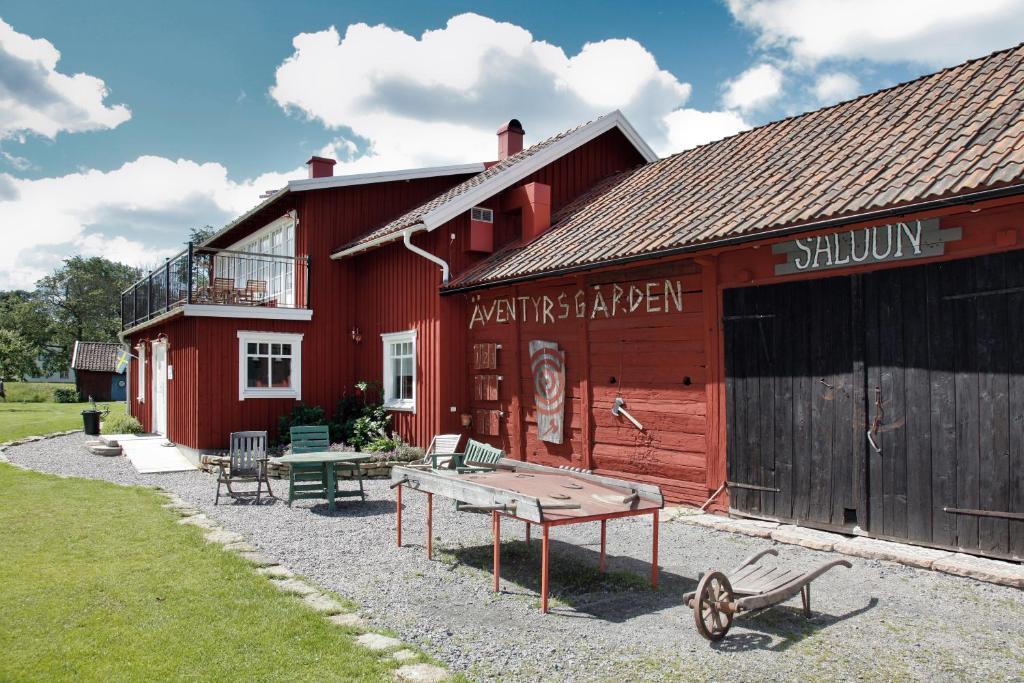 Aeventyrsgardens Vandrarhem, Kinnekulle Källby Esterno foto