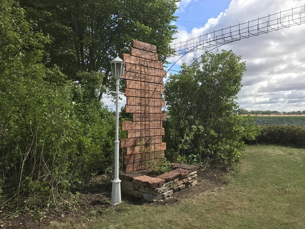 Aeventyrsgardens Vandrarhem, Kinnekulle Källby Esterno foto
